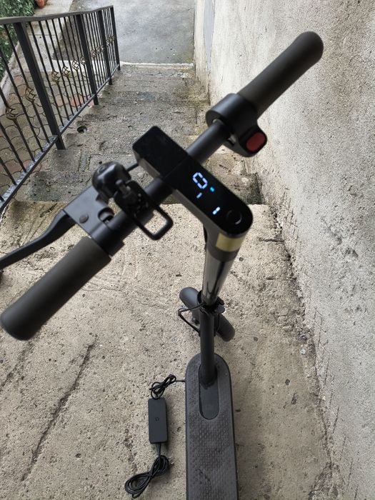 Vând trotinetă electrica Mi Electric Scooter Pro2