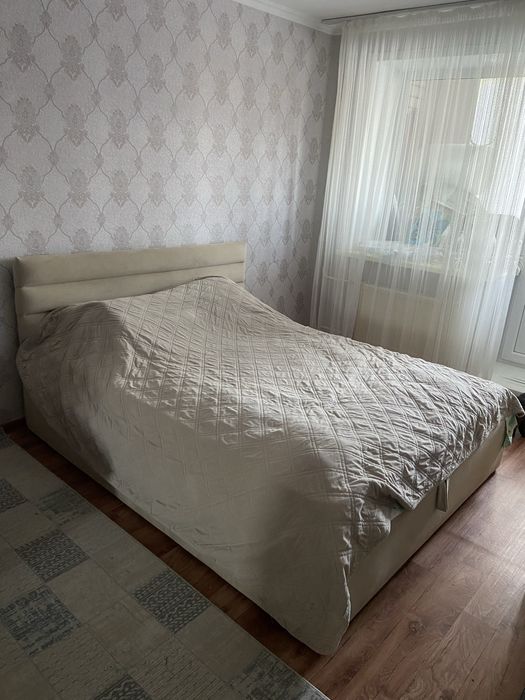 Продам двуспальную кровать