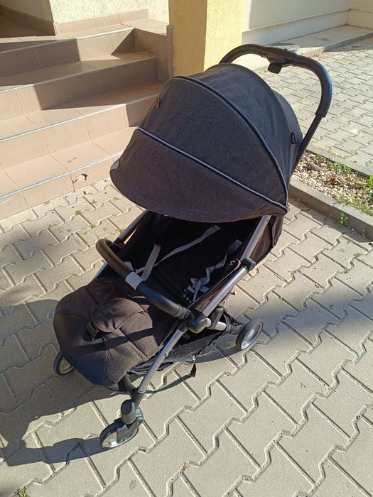 Vând cărucior Chicco