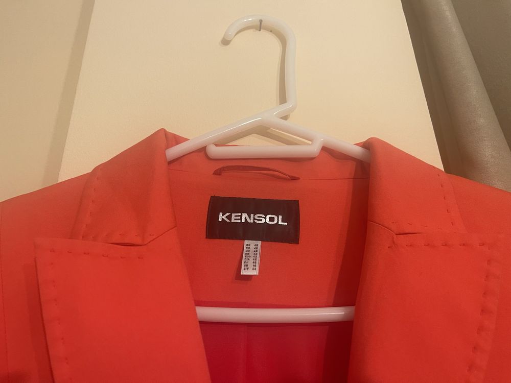 Дамско сако KENSOL