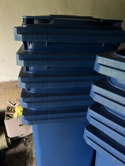 Tomberon / pubelă de gunoi 240 L NOU , culoare negru sau albastru