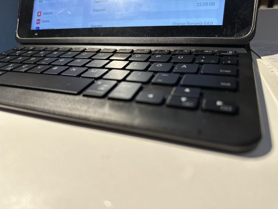 Husa magic keyboard luminata ipad Noi