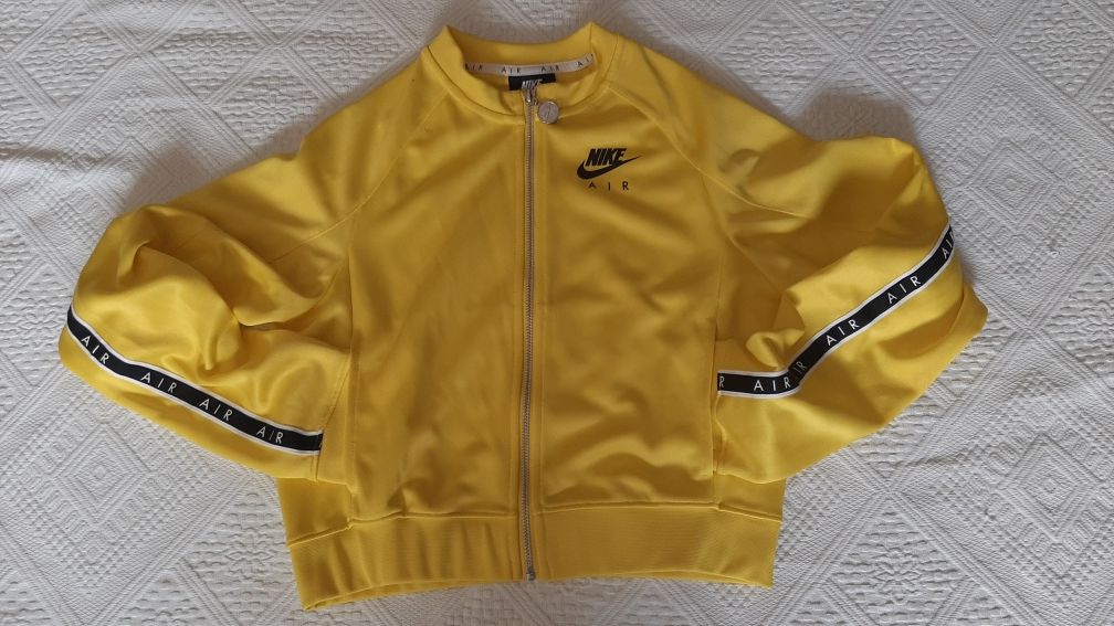 Bluza sport Nike marimea XS,de culoare galbena ,impecabila