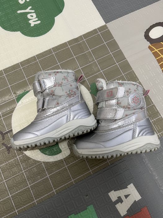 Сребристи зимни ботуши