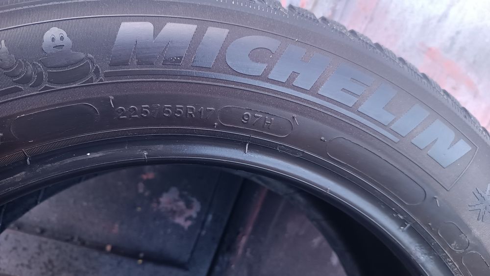 225/55/17 Michelin