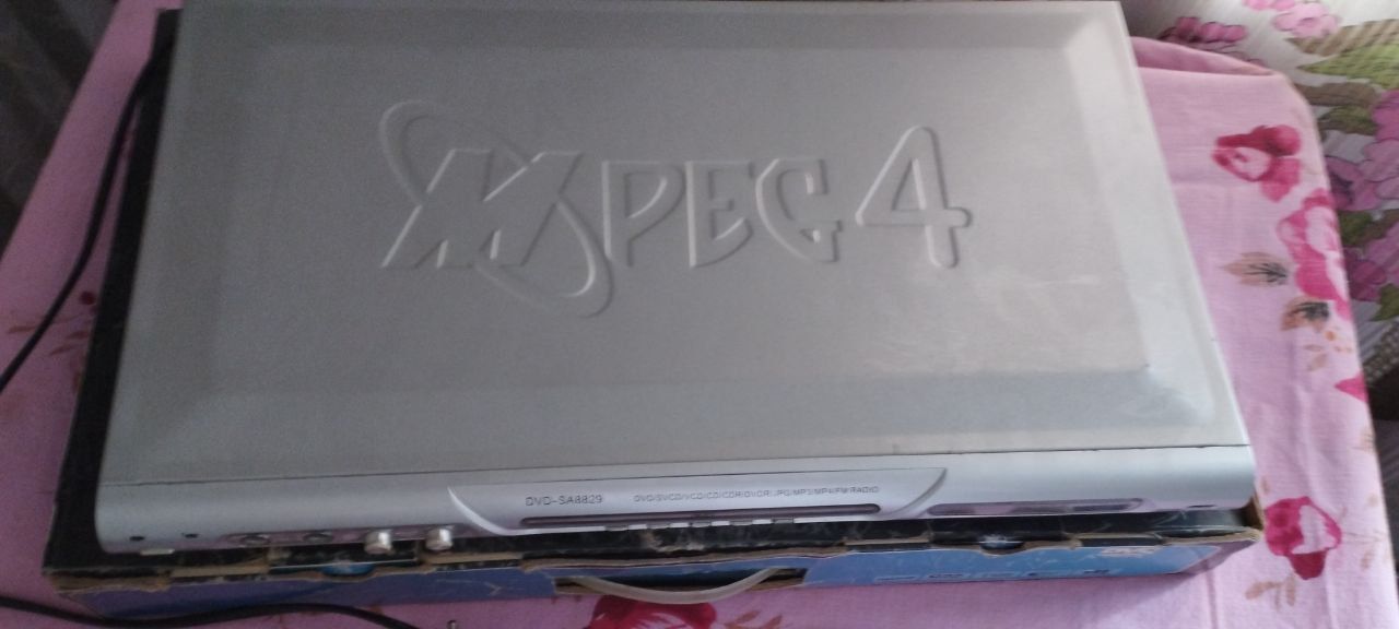 LG Dvd sotiladi pulti bor
