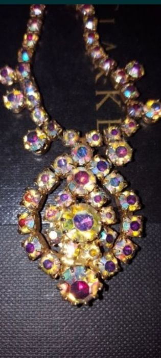 colier cu pietricele