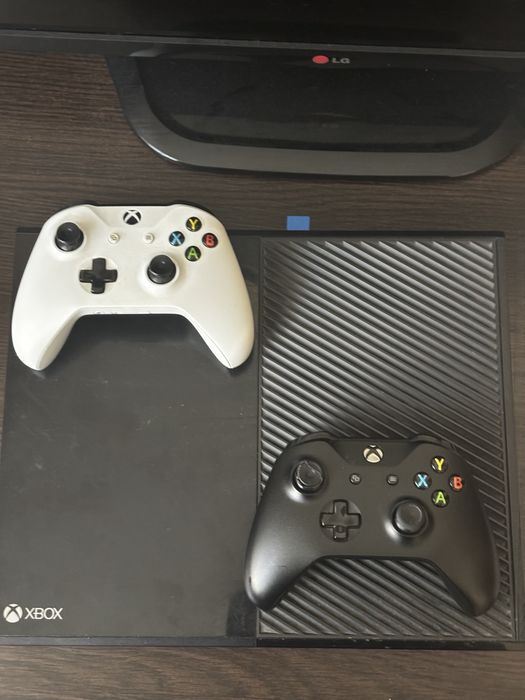 Xbox one с 2 джойстиками