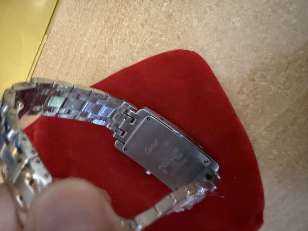 Часовник cartier