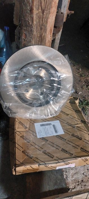 Vând discuri de frâna original Toyota 43512 - 42050