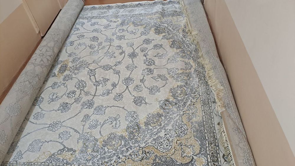 Срочно продаётся Ковёр сверкающие кварцевый