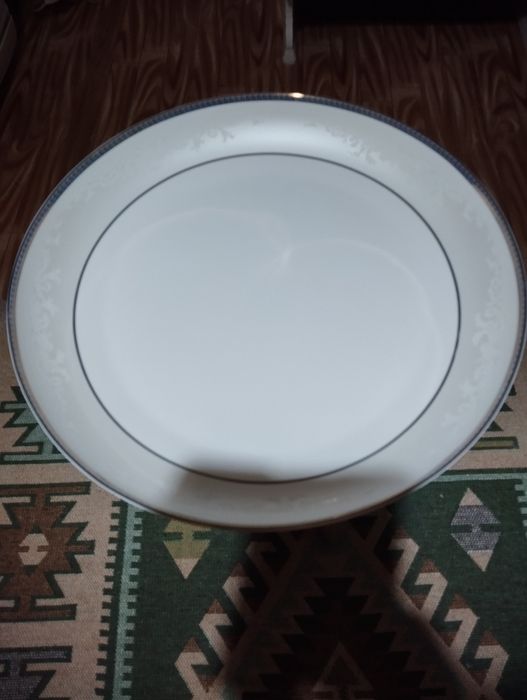 Блюдо    большое.