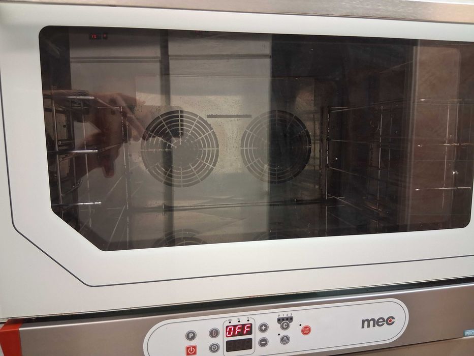 Конвектомат 4 тави