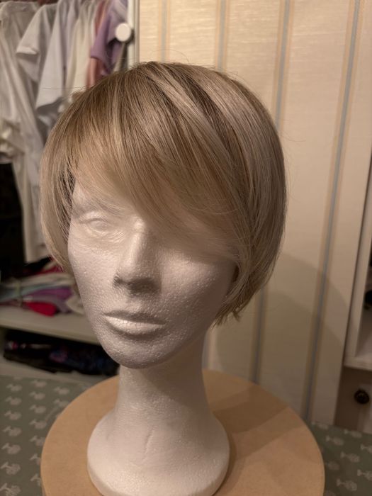 Перука, 24 см, високо качество.