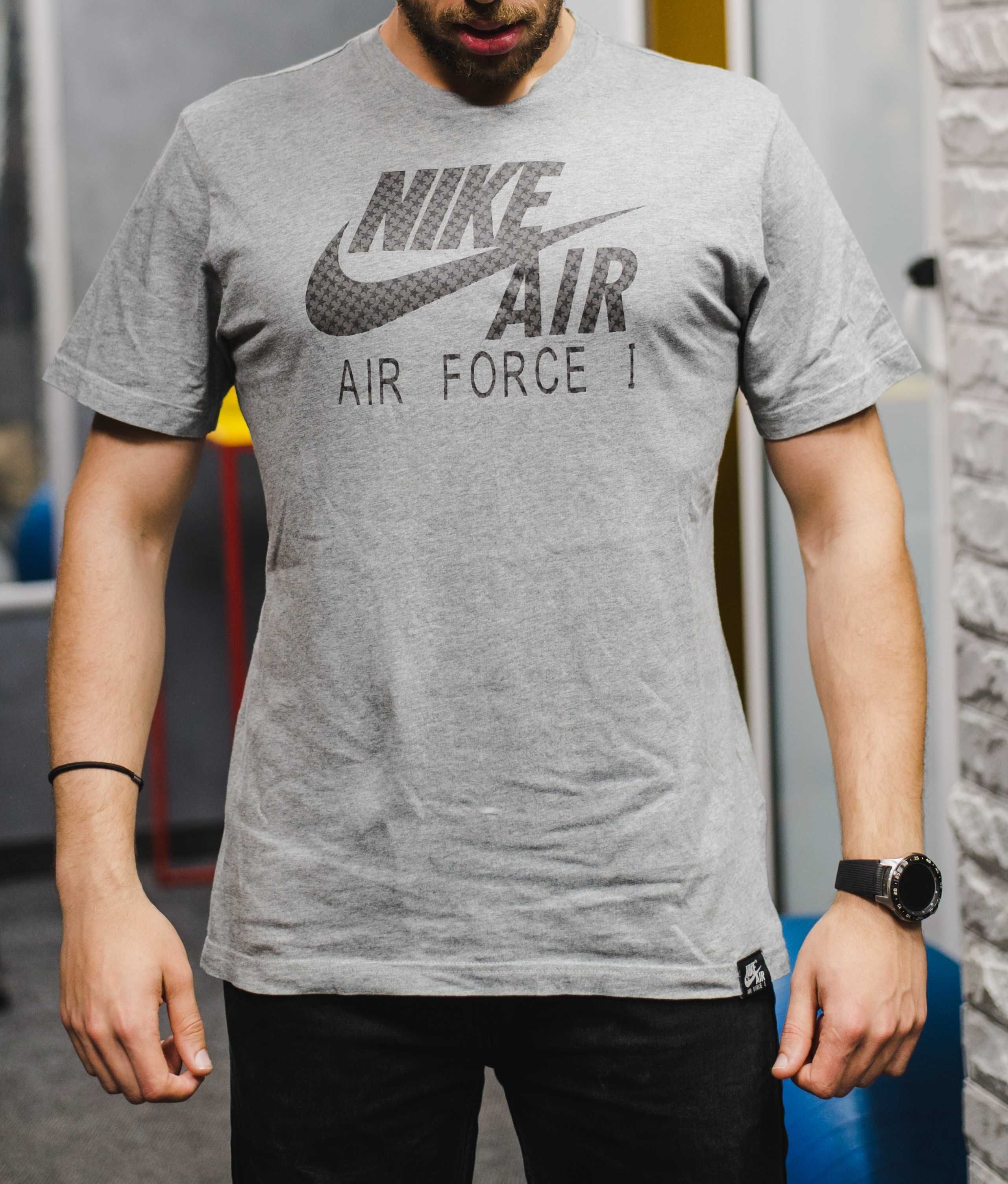 Nike AIR force 1 тениска L размер
