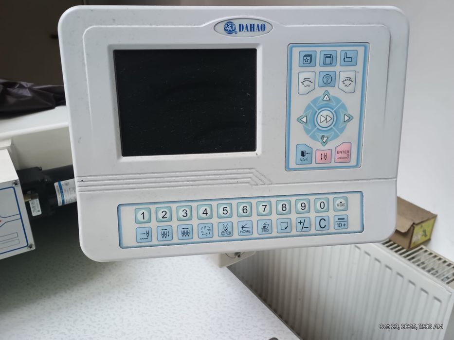 Masina de brodat cu doua capete