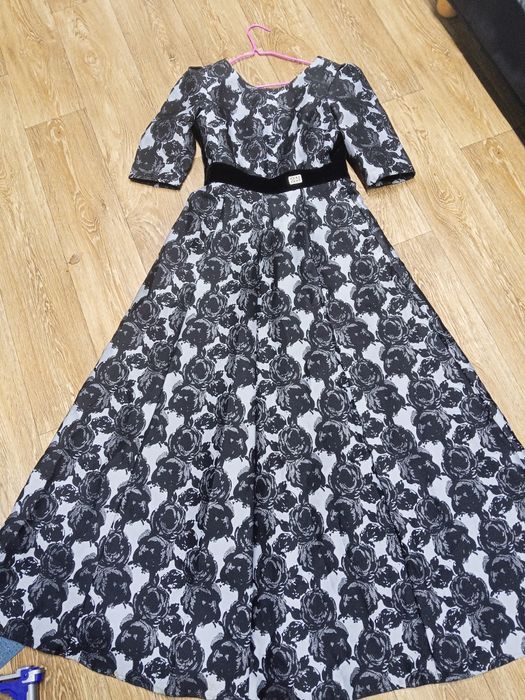 Продам платье шикарное