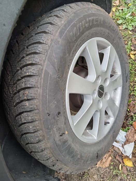 Vând cauciucuri mixte noi