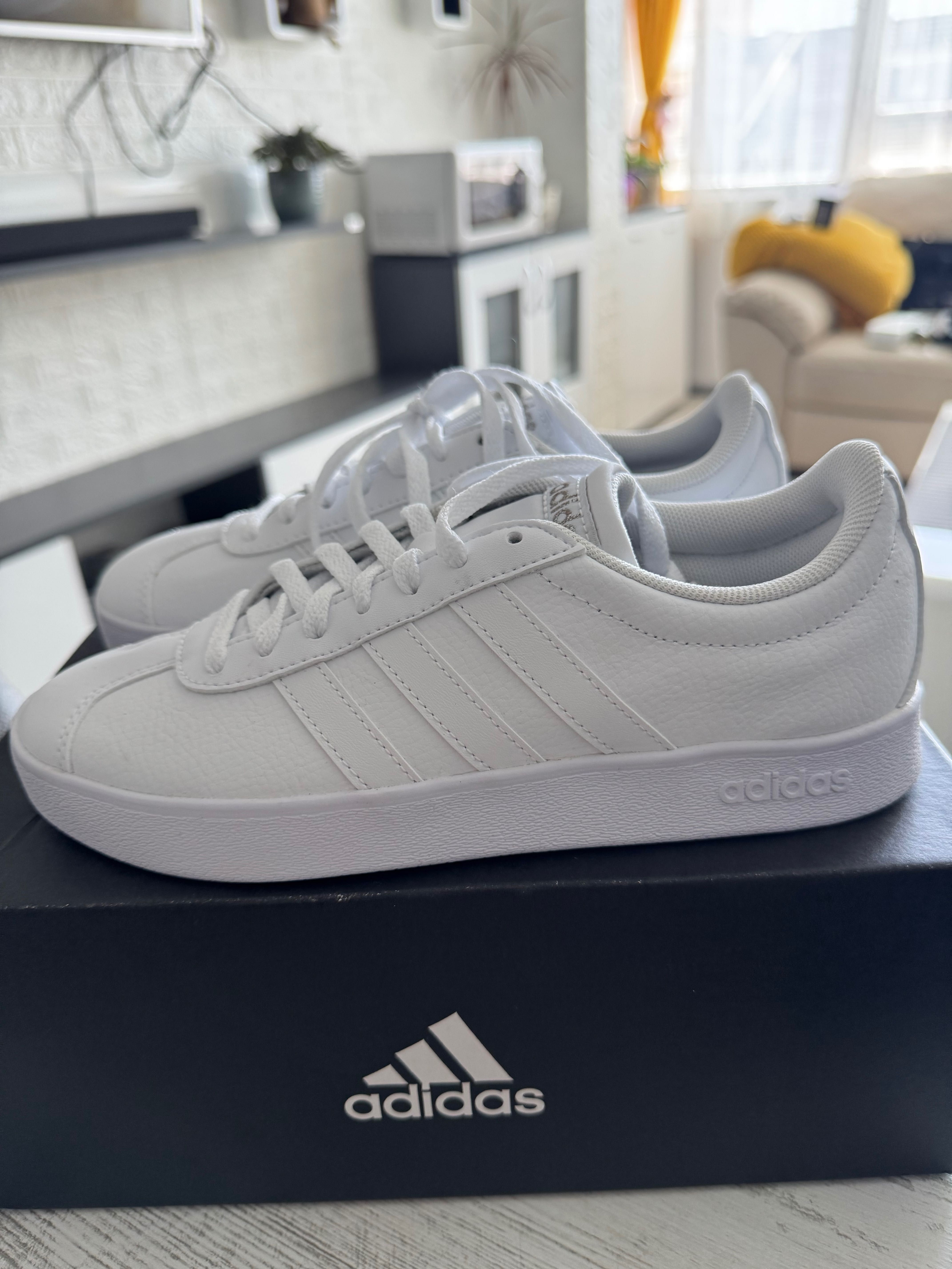 Кецове / маратонки Adidas 36.7