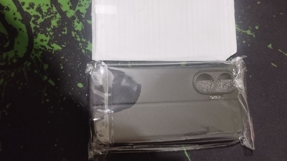 Redmi turbo 4 pro uchun 3ta chexol va 1 ta steklo