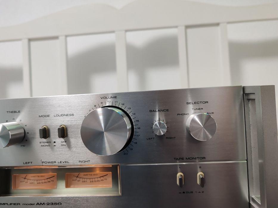 AKAI am 2350, vumetre ace, Germania