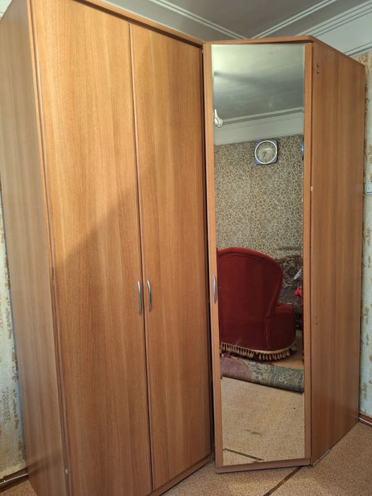 Шкаф в спальню или в гостинную,недорого