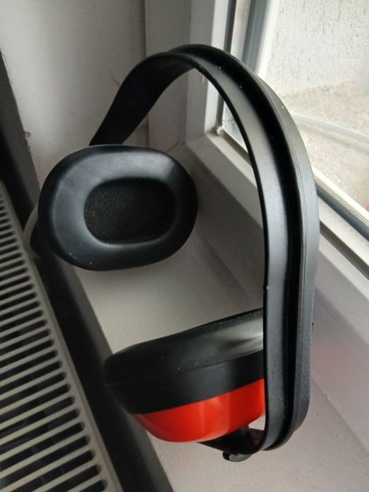 Vând căști noi nefolosite