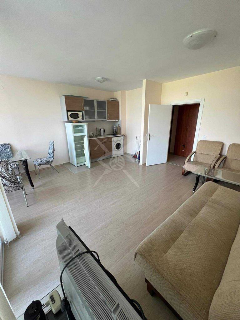 Продава се Тристаен апартамент в к.к. Слънчев бряг - 86 кв.м за 989 €/кв.м - Снимка #1