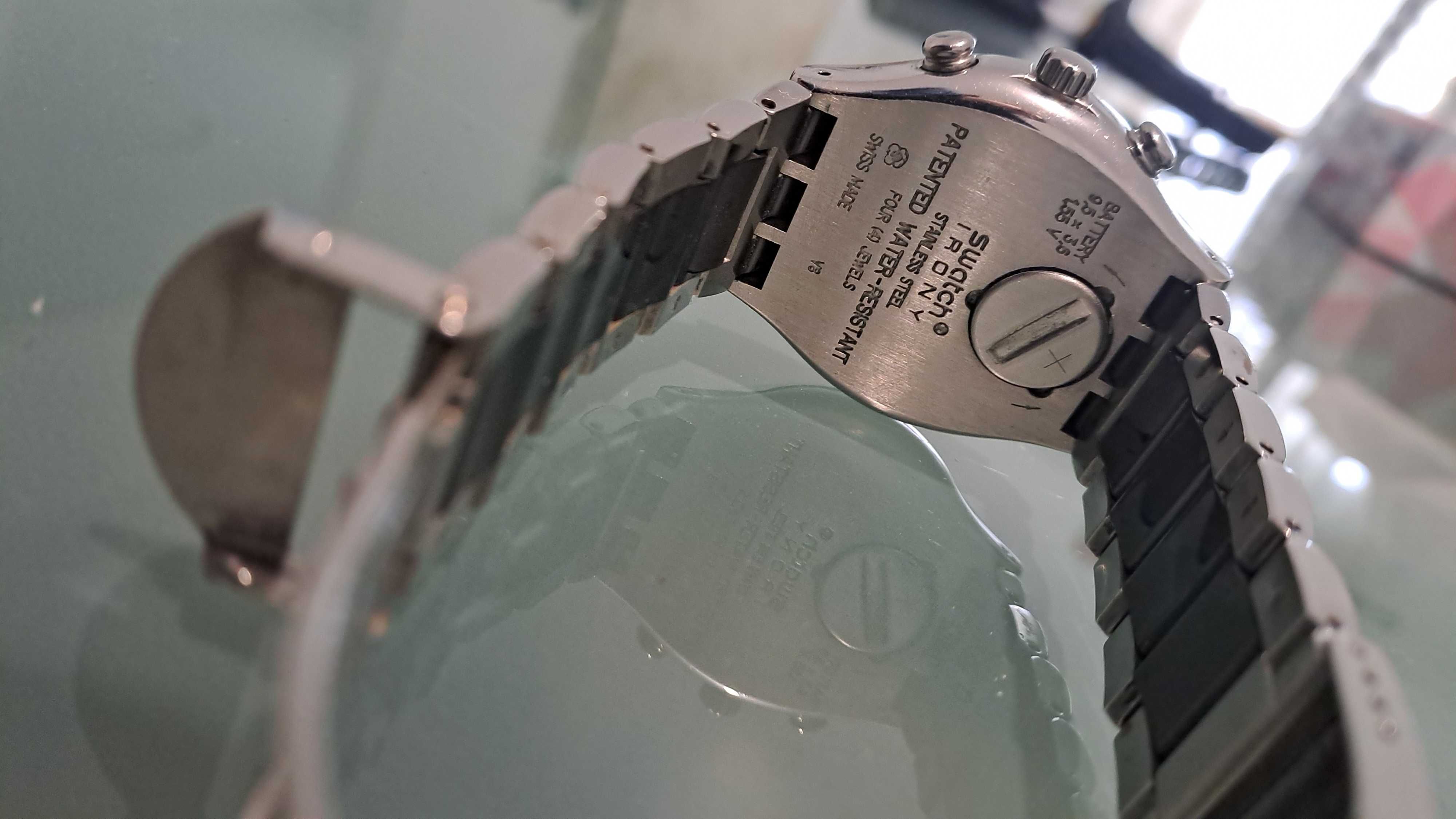 Чесовник swatch  става  за мъж и за жена
