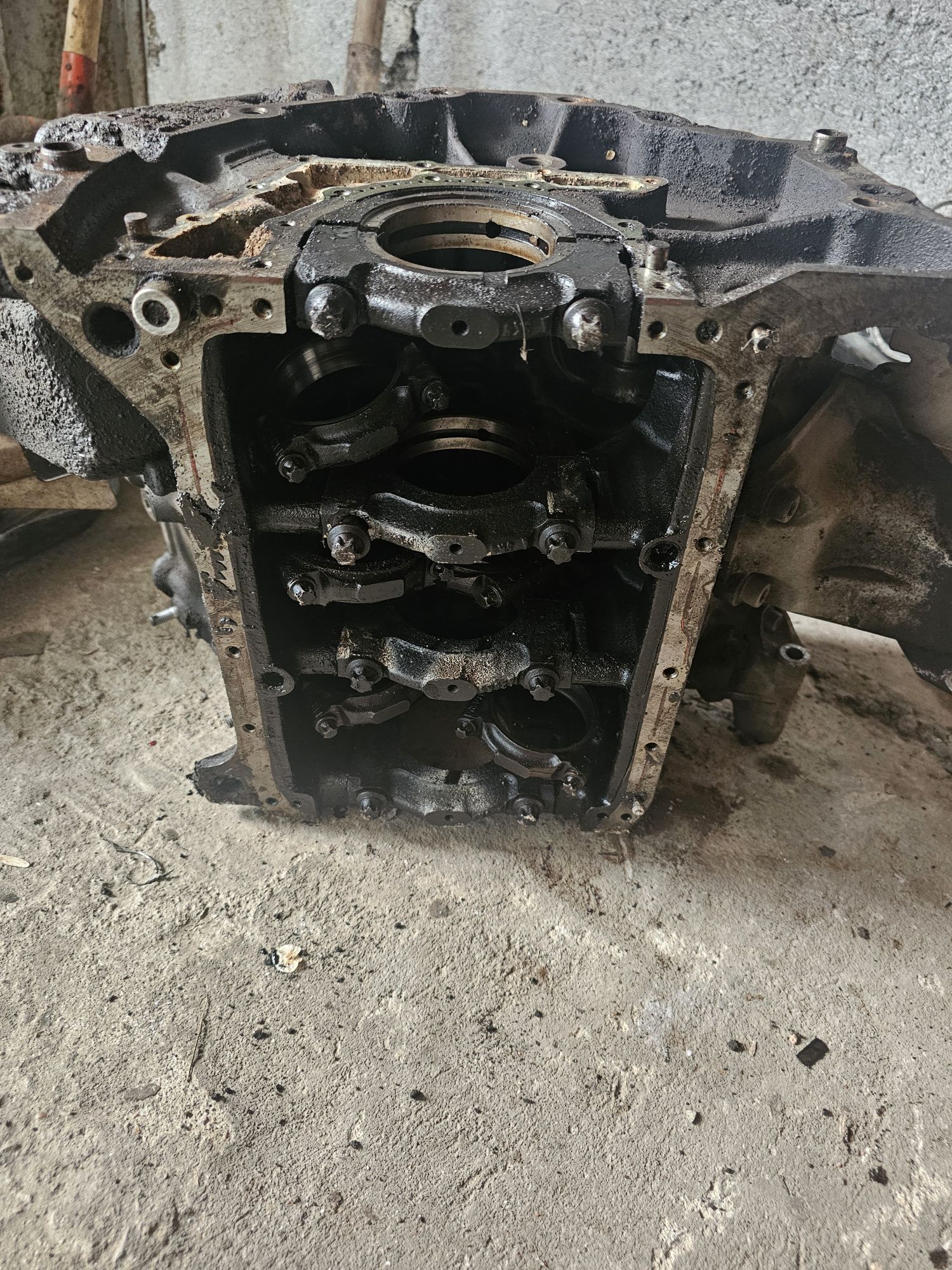 Блок ауди А6 С4  2.6