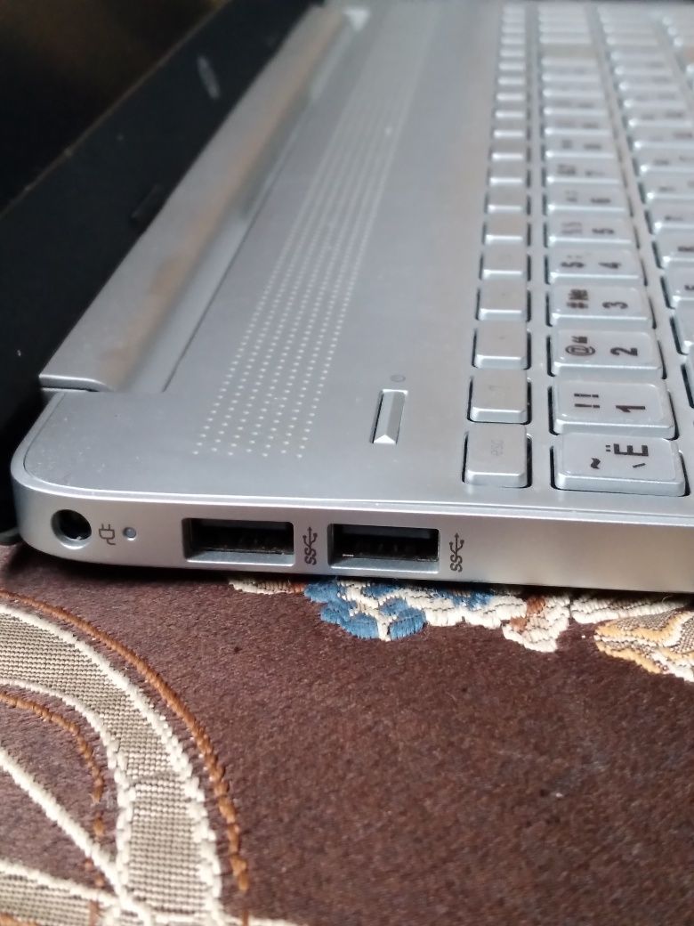 HP 15s i5 11-avlod noutbook- zõr holatda.