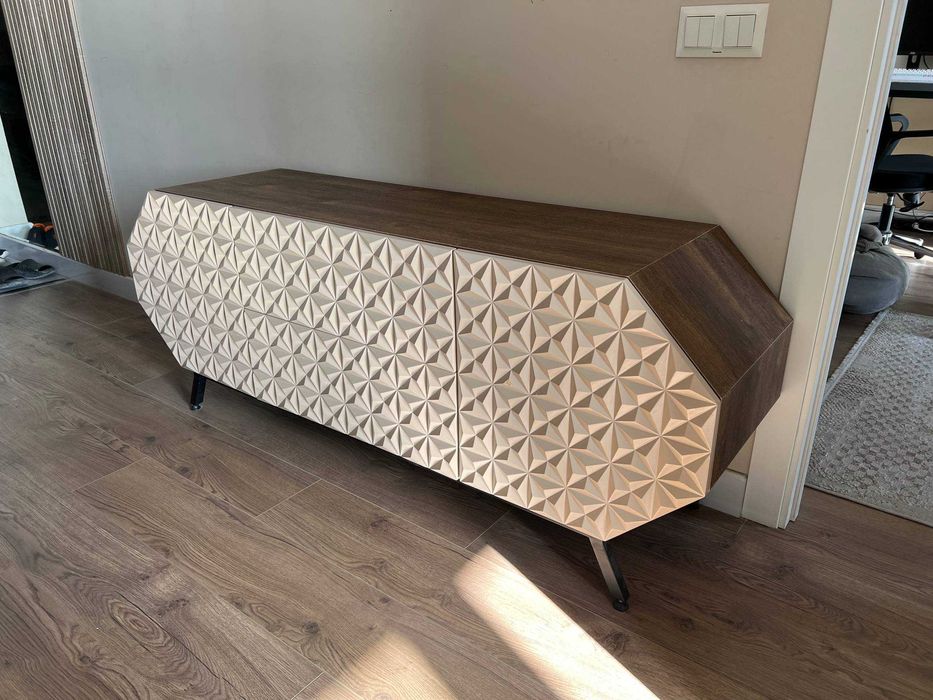 Tortma sotiladi Mebel Televizor uchun podstavka