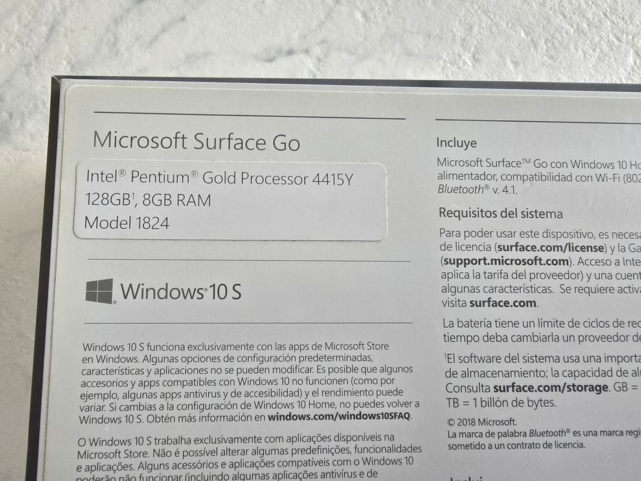 Таблет/лаптоп Microsoft Surface Go 128gb + 8GB RAM