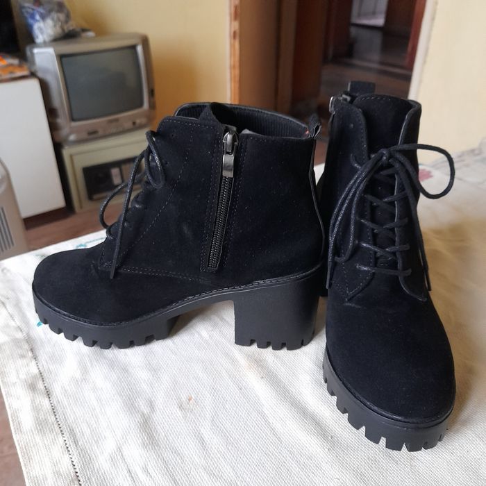 Дамски зимни обувки - боти