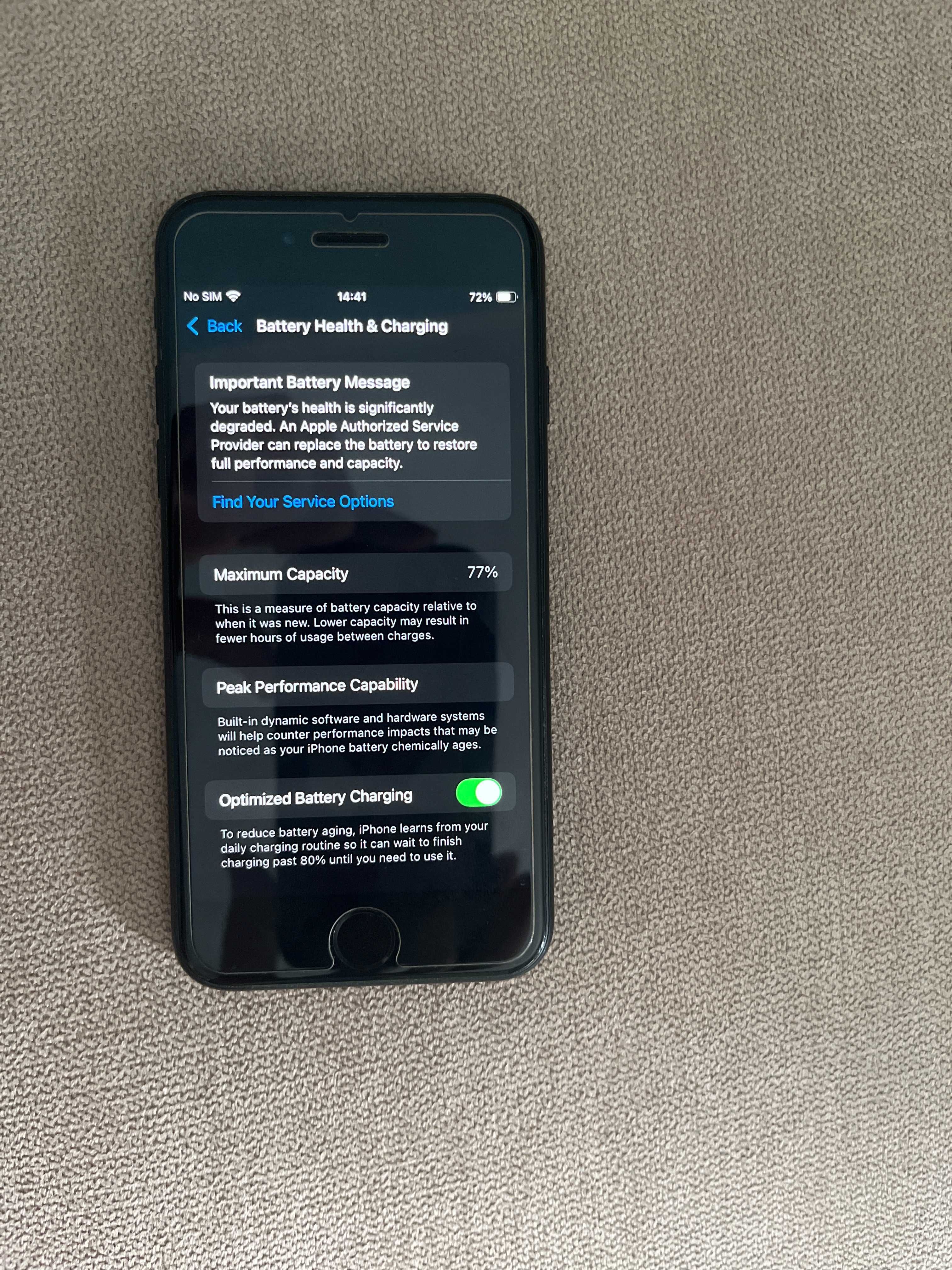 Продавам IPhone 2020 + протектор + калъф (Speck) - 175 лв