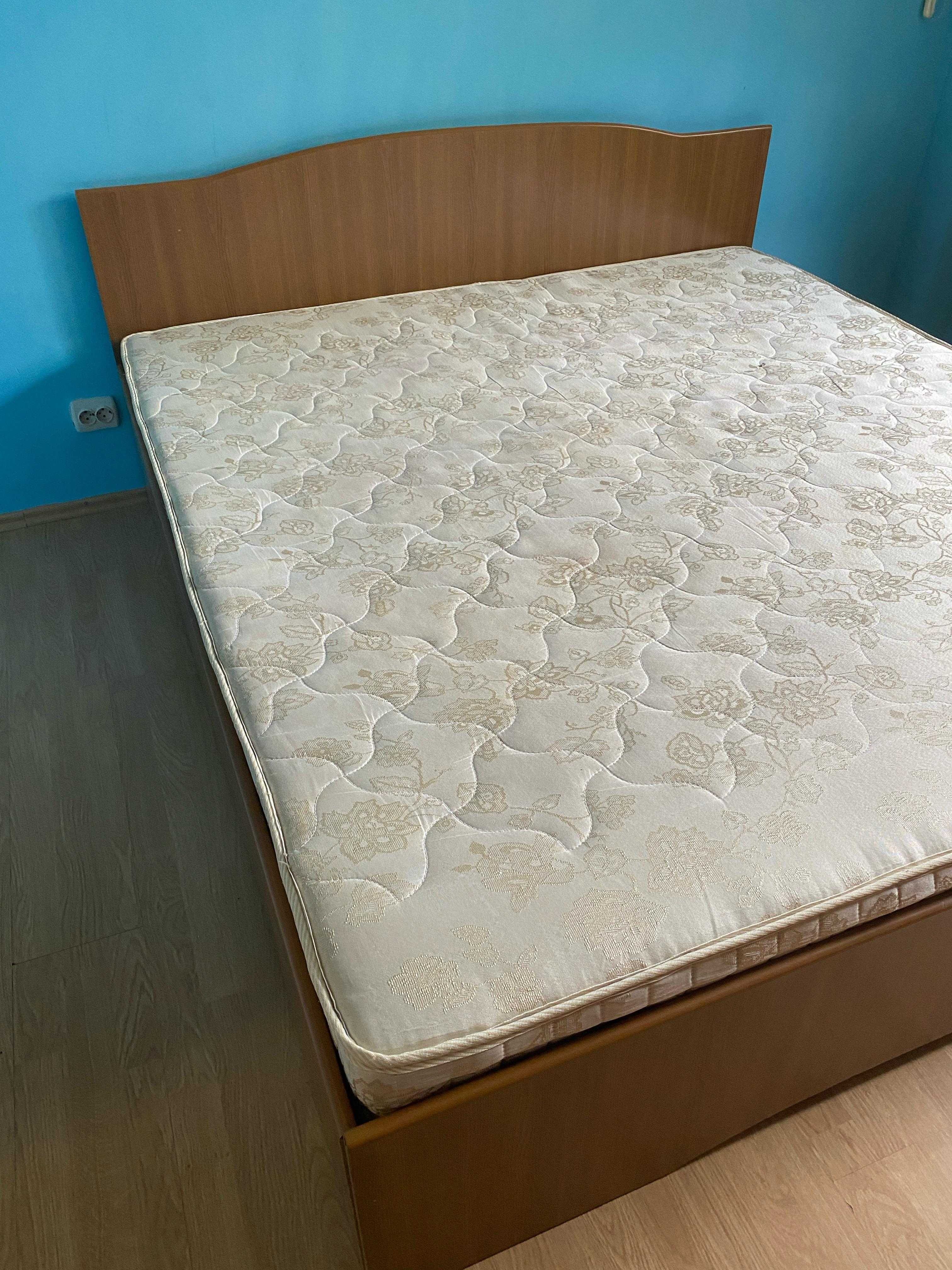 Pat Dublu de Centru cu Ladă Depozitare și Saltea 180X200 cm