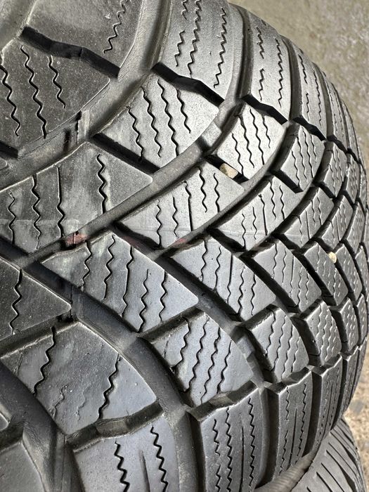 SET 2 Anvelope Iarna 215/60 R17 100V BRIDGESTONE Blizzak LM 005