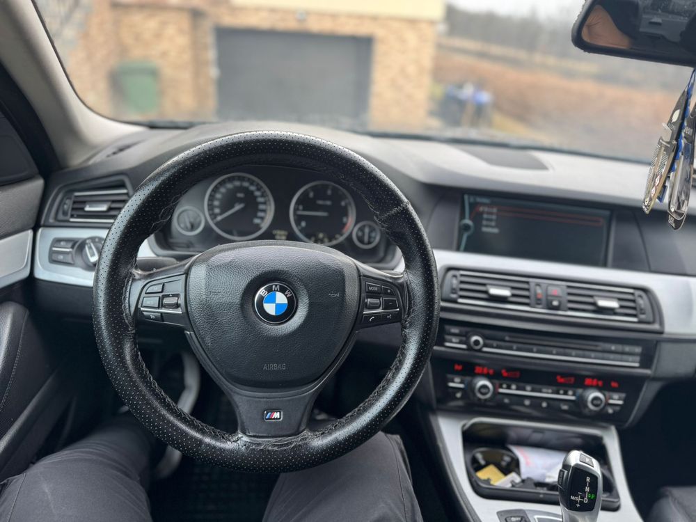 Vand sau schimb Bmw f10 anul 2012 2.0 tdi  184cp 220000km