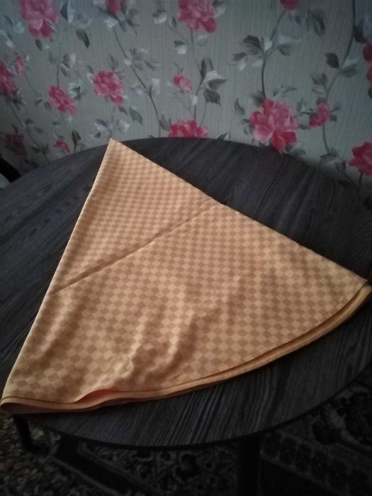 Скатерть х.б., новая на круглый стол
