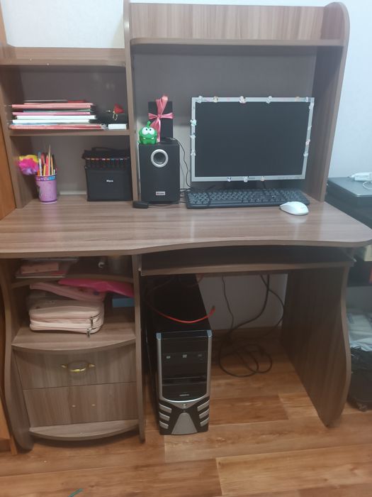 Компьютерный стол