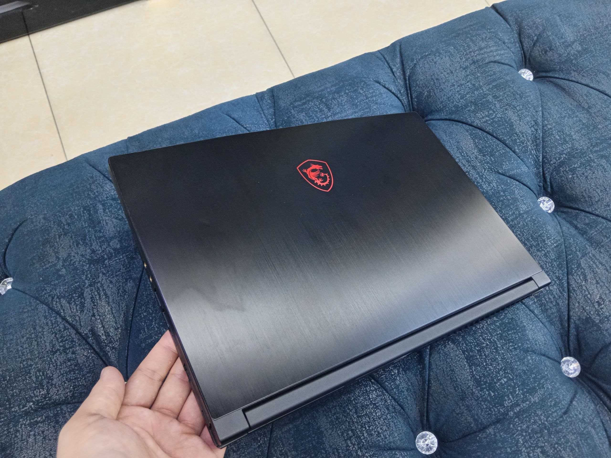 Noutbuk MSI GAMING  core i5 10 th gen 16/256/500 gtx 1650 xolati zor.