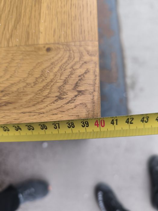 Шкаф от масивен дъб