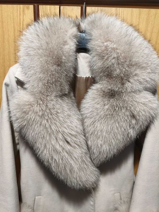 Палто кашмир и лисица.