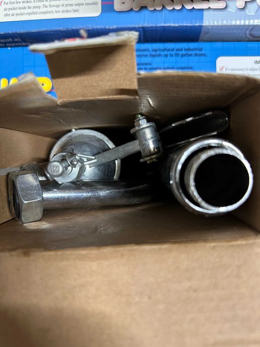 Pompa manuala cu levier, pentru extras lichide