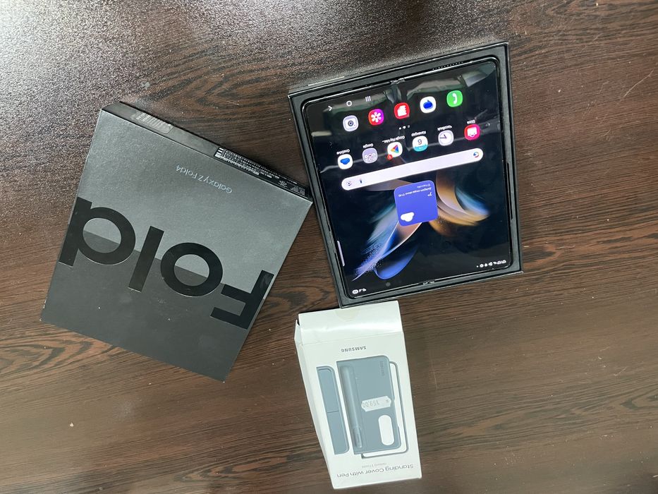 Samsung Z Fold 4 256 GB Като нов