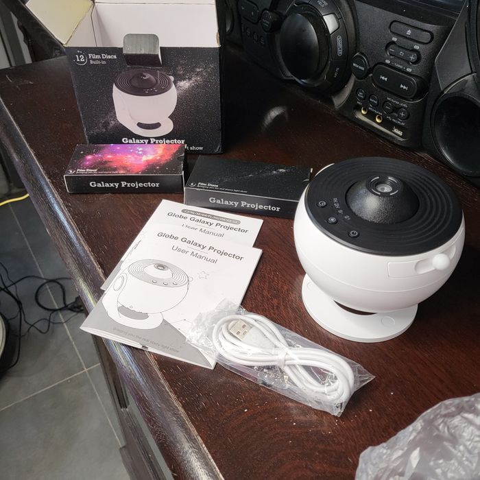 Galaxy проектор въртящ с 12 карти на Космоса