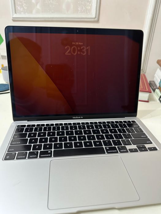 Macbook air m1 8/256