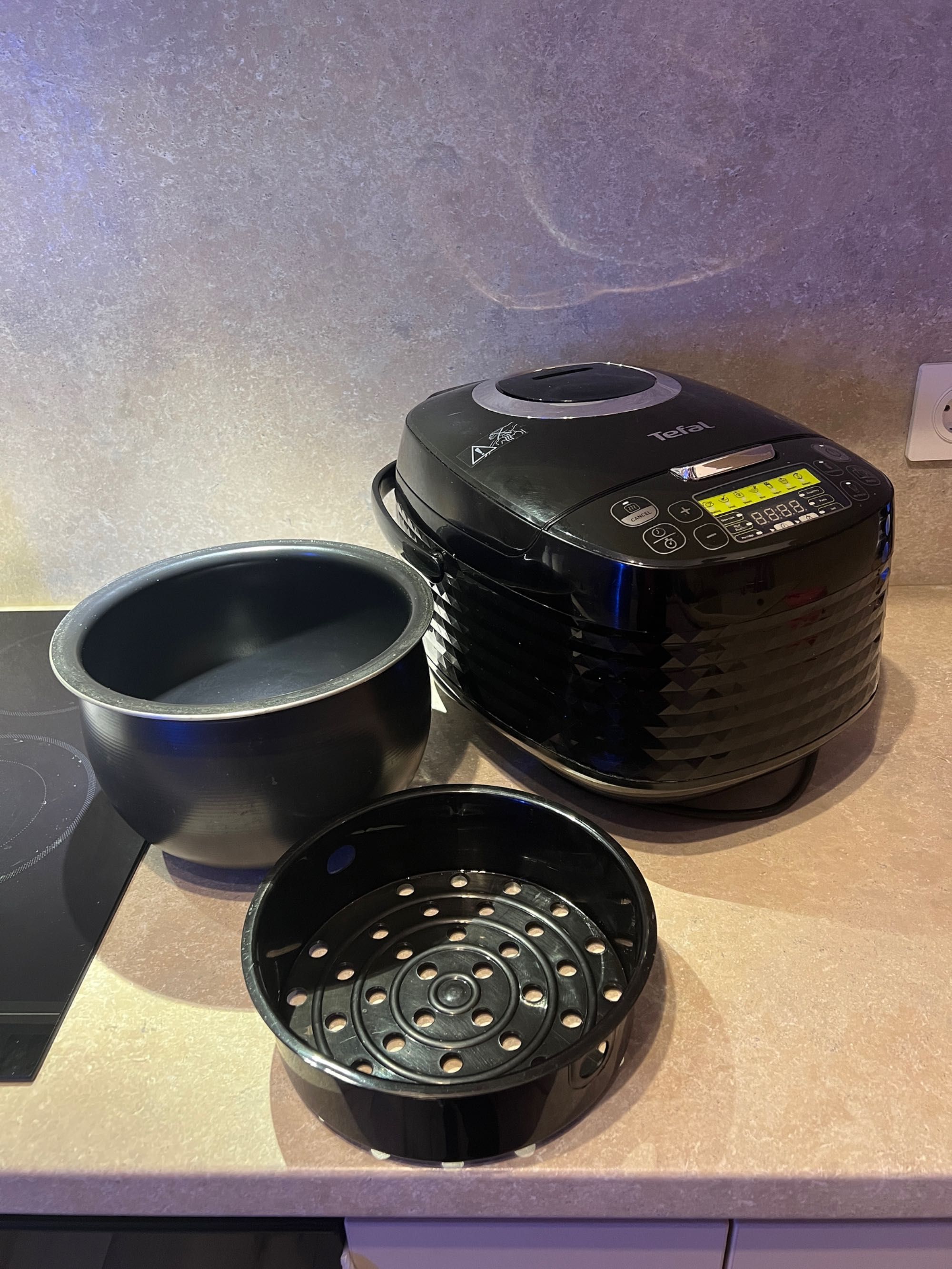 Мултикукър Tefal 16в1 модел R33-1