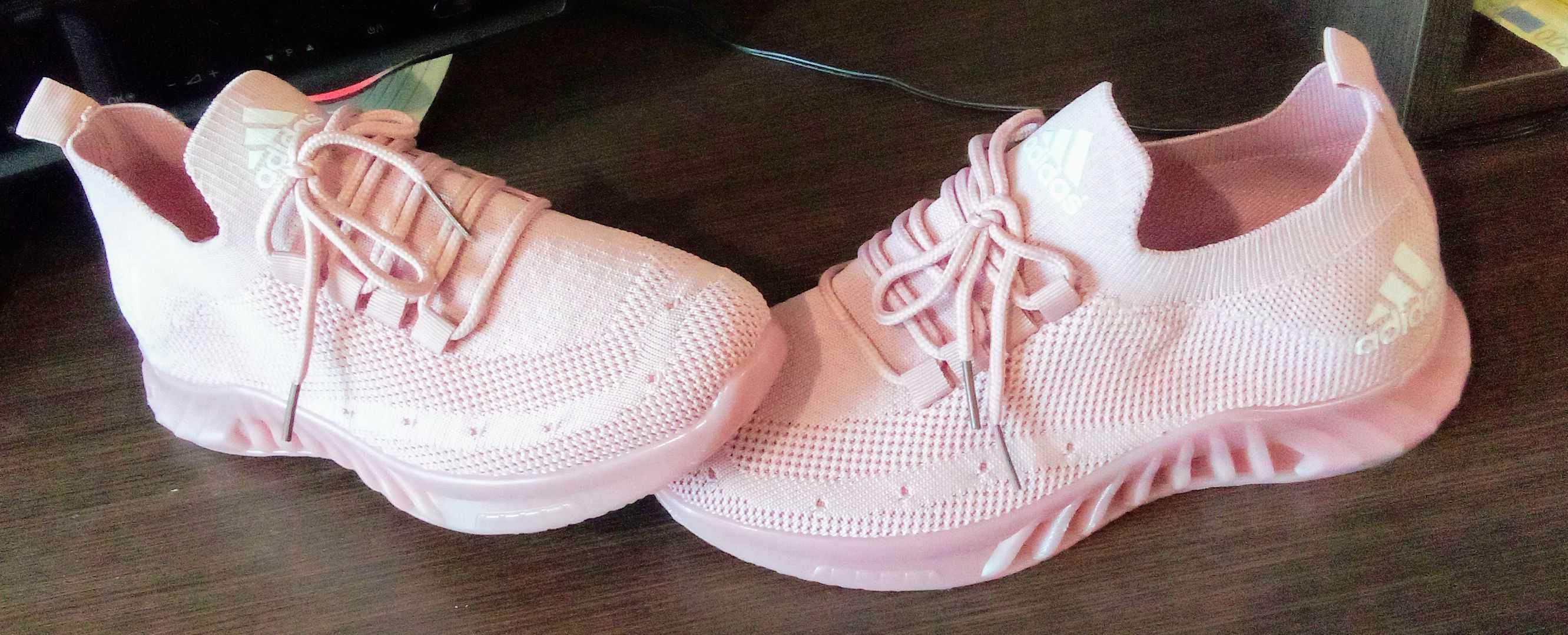 оригинални дамски мратонки адидас ,розови спортни  , обувки adidas