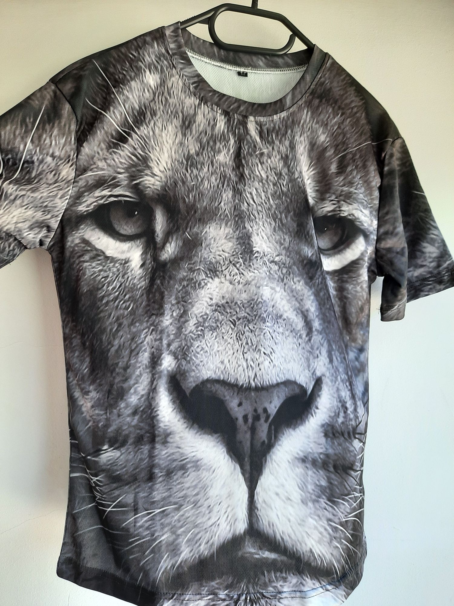 Vand tricou LION...3D